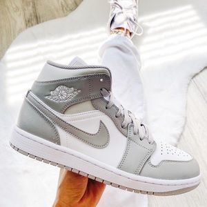 Nike air jordan 1 mid sneakers
